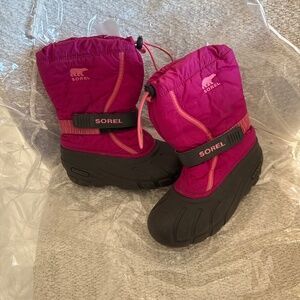 Sorel snow rain boots size 4